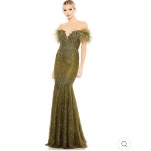 Mac Duggal Elegant Green Off-Shoulder Gown